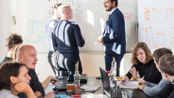 Service_FirmTraining_788983132